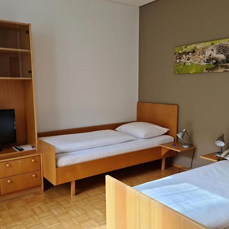 Hotel Viktor Викторсберг Экстерьер фото