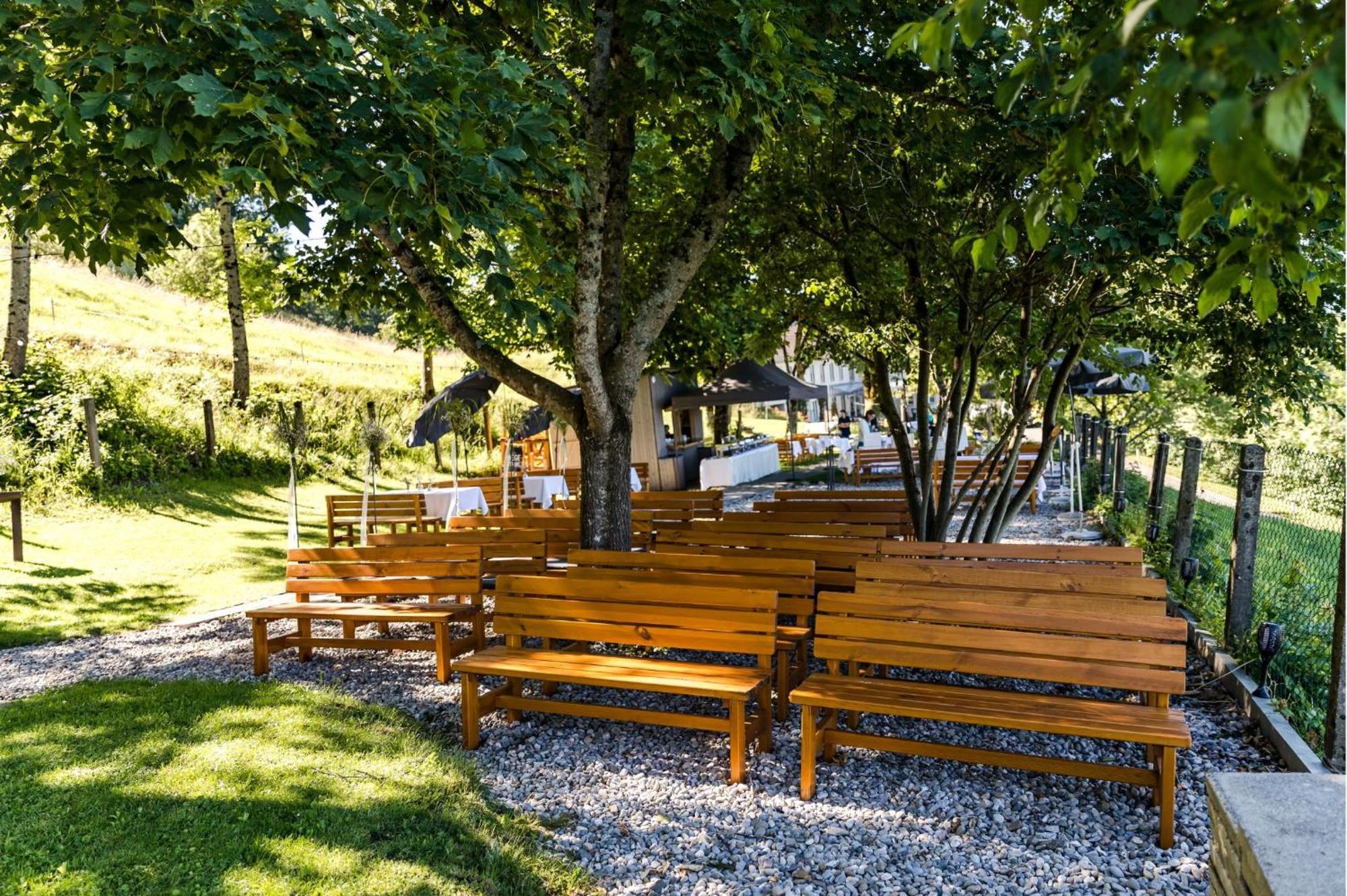 Hotel Viktor Викторсберг Экстерьер фото